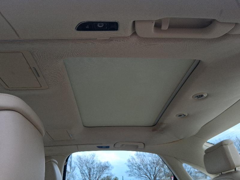 Audi A8 4.2L quattro 2011