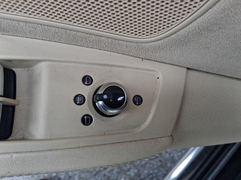 Audi A8 4.2L quattro 2011