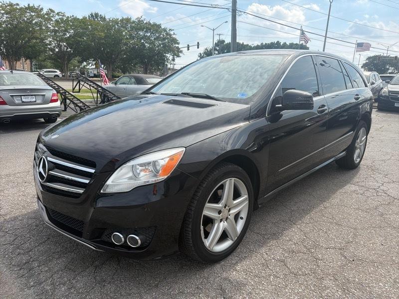 Mercedes-Benz R-Class R350 4MATIC w/ 3rd Row 2011