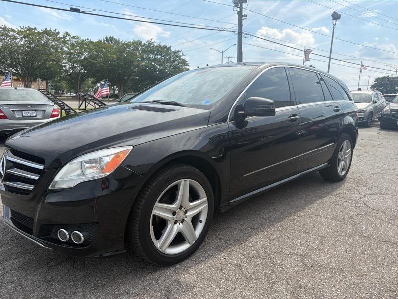 Mercedes-Benz R-Class R350 4MATIC w/ 3rd Row 2011