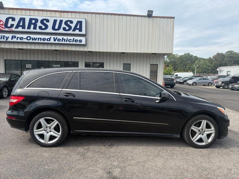Mercedes-Benz R-Class R350 4MATIC w/ 3rd Row 2011
