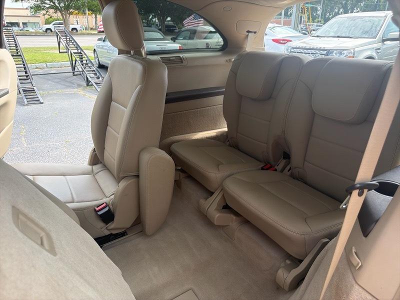 Mercedes-Benz R-Class R350 4MATIC w/ 3rd Row 2011