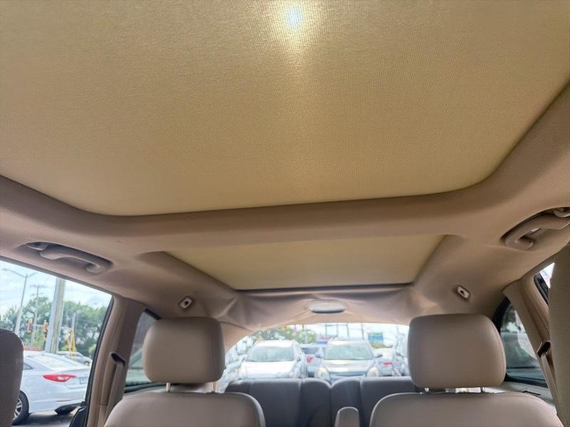 Mercedes-Benz R-Class R350 4MATIC w/ 3rd Row 2011