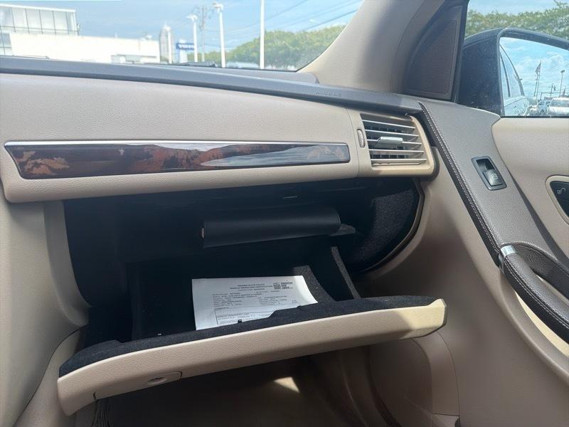 Mercedes-Benz R-Class R350 4MATIC w/ 3rd Row 2011