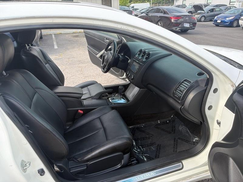 Nissan Altima 2.5 S CVT Coupe 2013