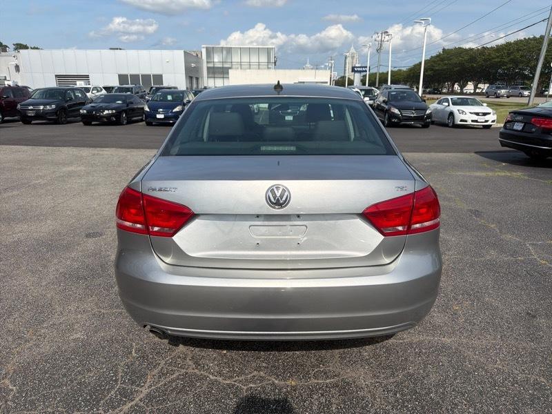 Volkswagen Passat 1.8T Wolfsburg AT 2014