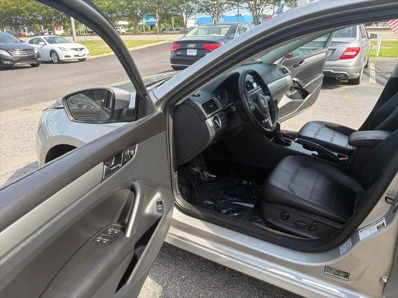 Volkswagen Passat 1.8T Wolfsburg AT 2014