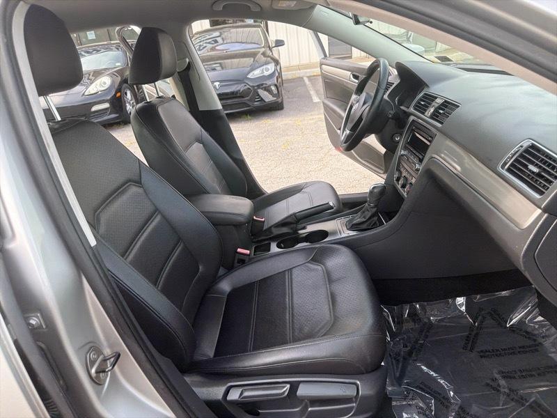 Volkswagen Passat 1.8T Wolfsburg AT 2014