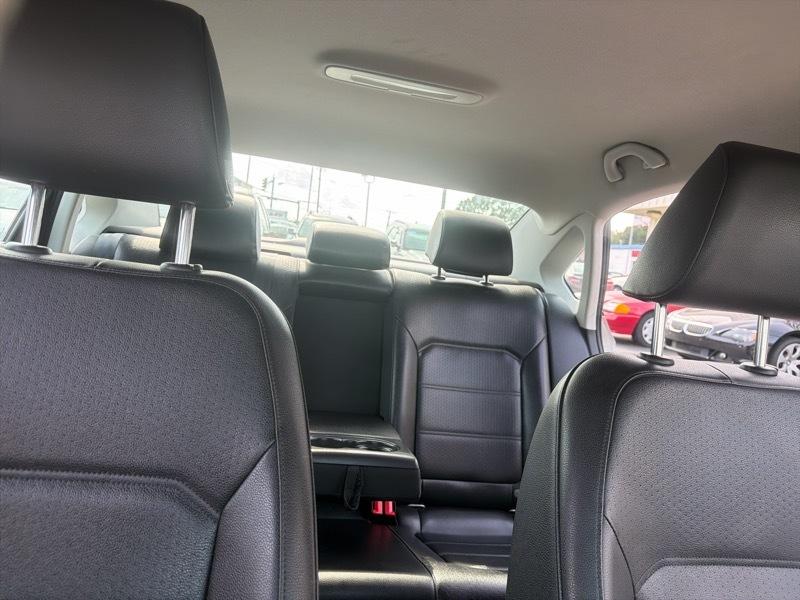 Volkswagen Passat 1.8T Wolfsburg AT 2014