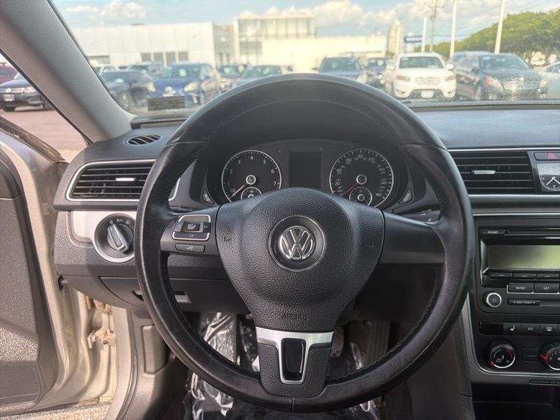 Volkswagen Passat 1.8T Wolfsburg AT 2014