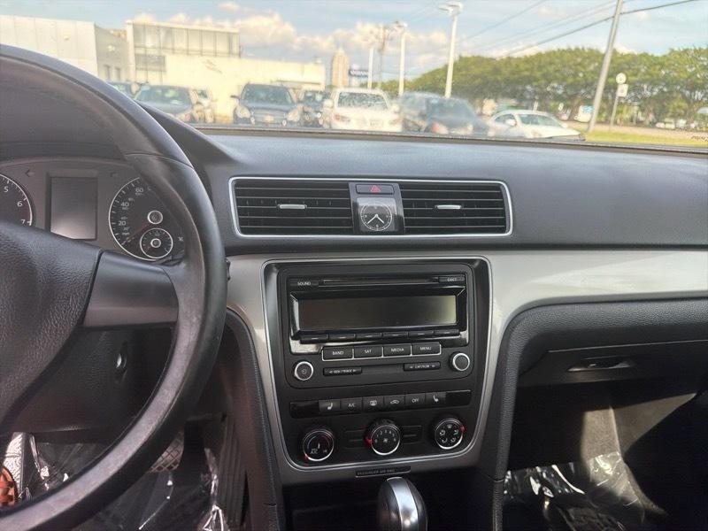 Volkswagen Passat 1.8T Wolfsburg AT 2014