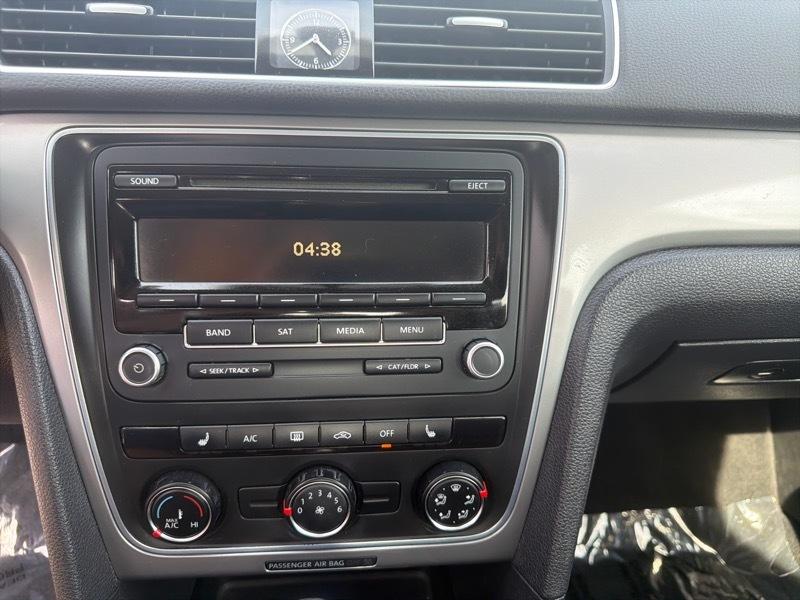 Volkswagen Passat 1.8T Wolfsburg AT 2014