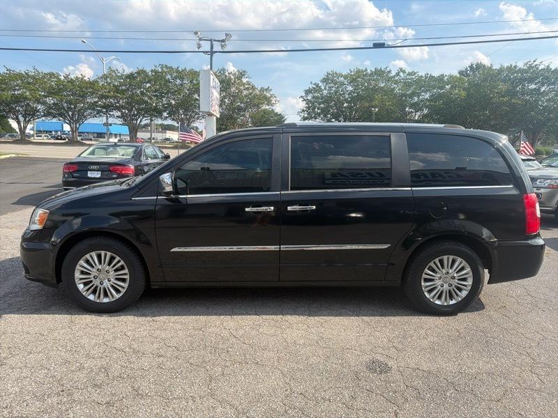 Chrysler Town & Country Limited 2014
