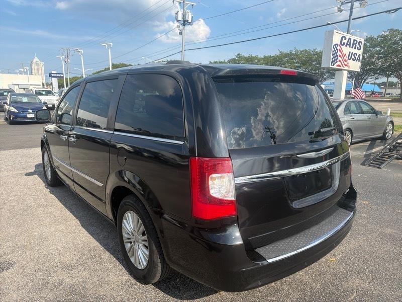 Chrysler Town & Country Limited 2014
