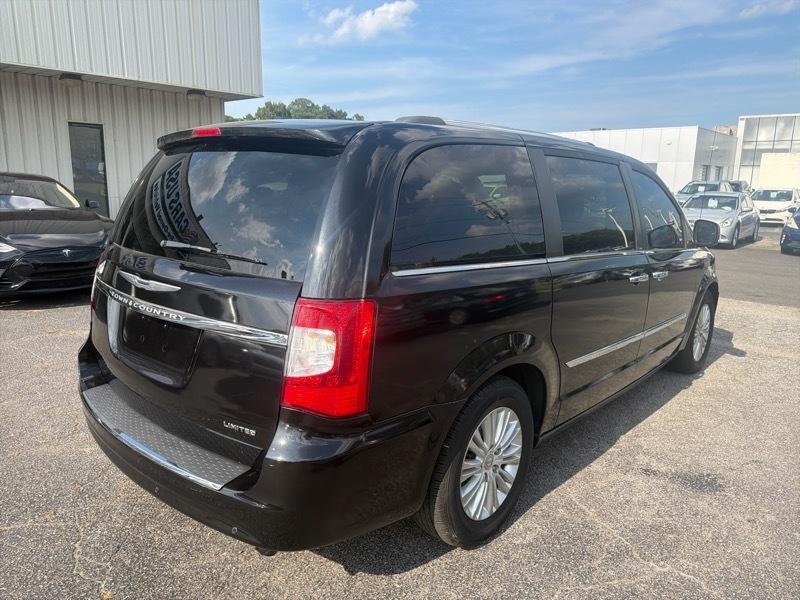 Chrysler Town & Country Limited 2014