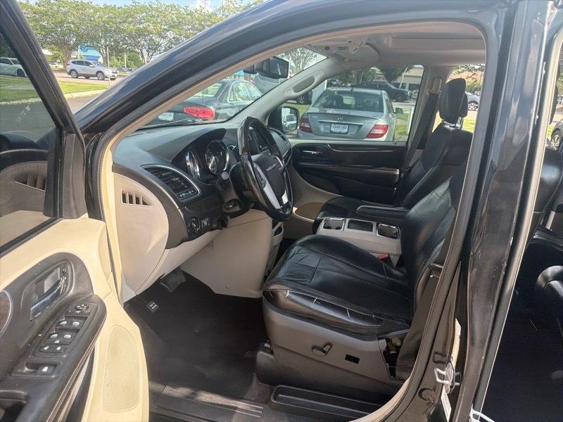 Chrysler Town & Country Limited 2014