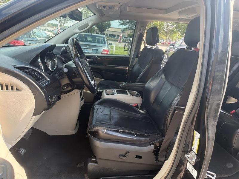 Chrysler Town & Country Limited 2014