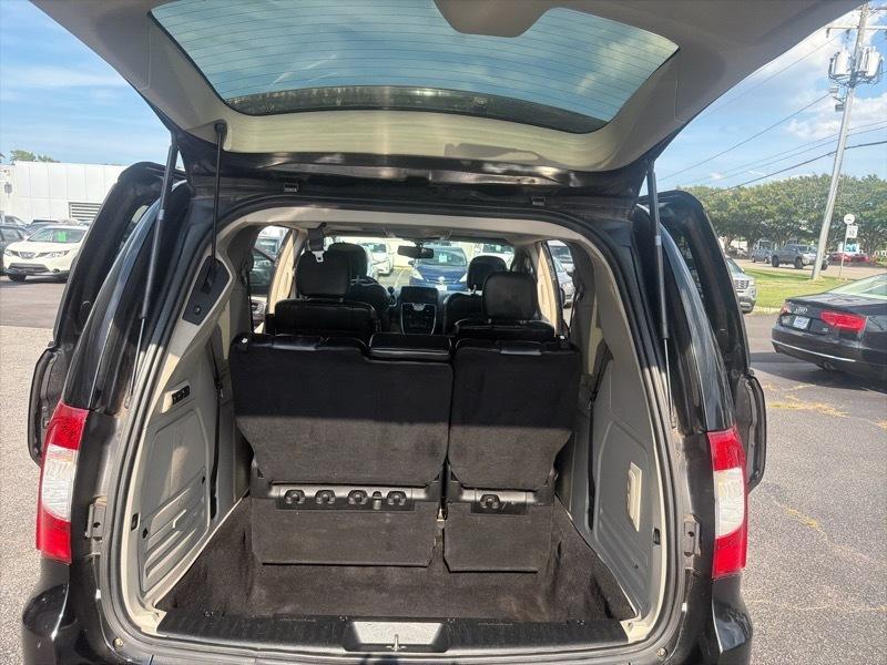 Chrysler Town & Country Limited 2014