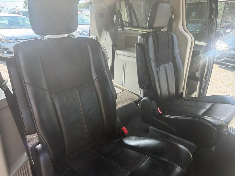 Chrysler Town & Country Limited 2014