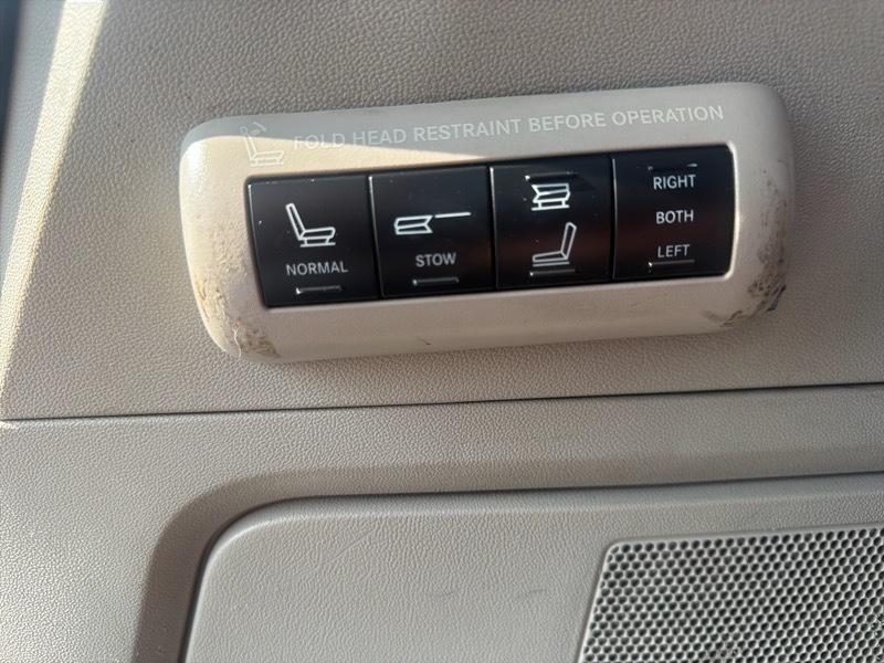 Chrysler Town & Country Limited 2014