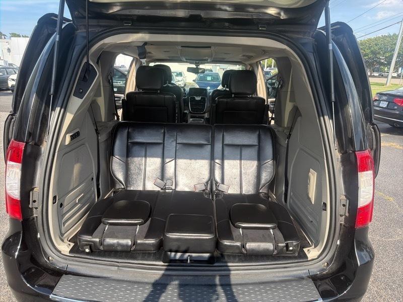 Chrysler Town & Country Limited 2014