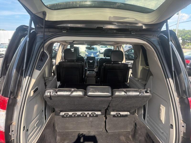 Chrysler Town & Country Limited 2014