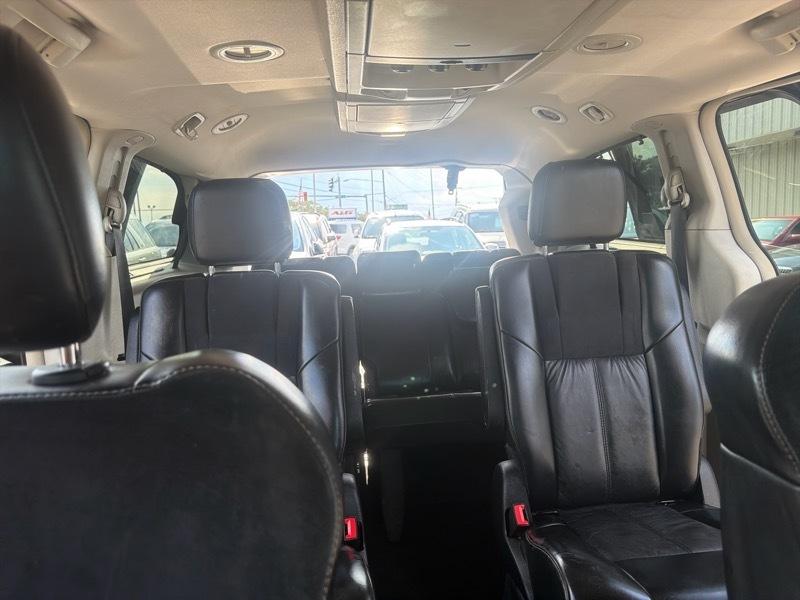 Chrysler Town & Country Limited 2014