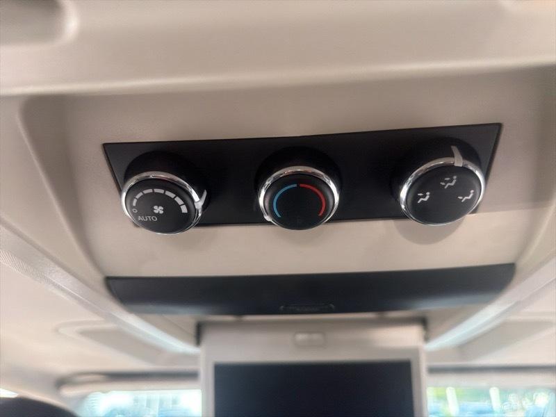 Chrysler Town & Country Limited 2014
