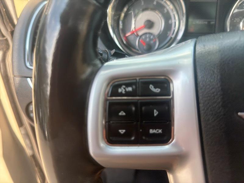 Chrysler Town & Country Limited 2014