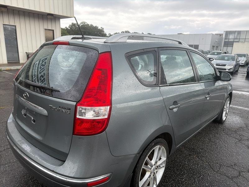 Hyundai Elantra Touring SE Manual 2011