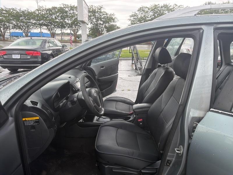 Hyundai Elantra Touring SE Manual 2011