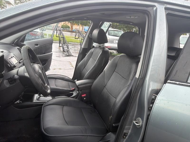 Hyundai Elantra Touring SE Manual 2011