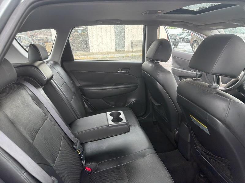 Hyundai Elantra Touring SE Manual 2011