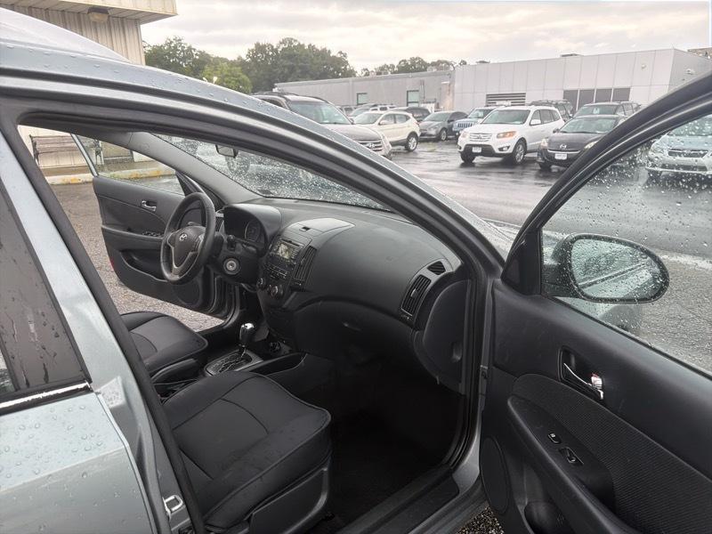 Hyundai Elantra Touring SE Manual 2011