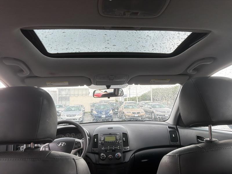 Hyundai Elantra Touring SE Manual 2011