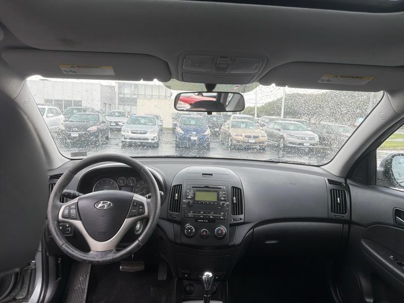 Hyundai Elantra Touring SE Manual 2011