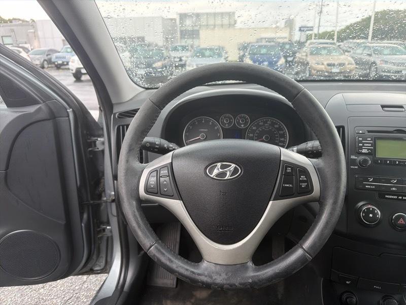 Hyundai Elantra Touring SE Manual 2011
