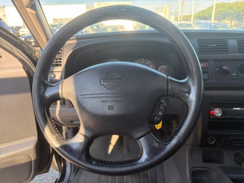 Nissan Xterra XE 2WD 2000