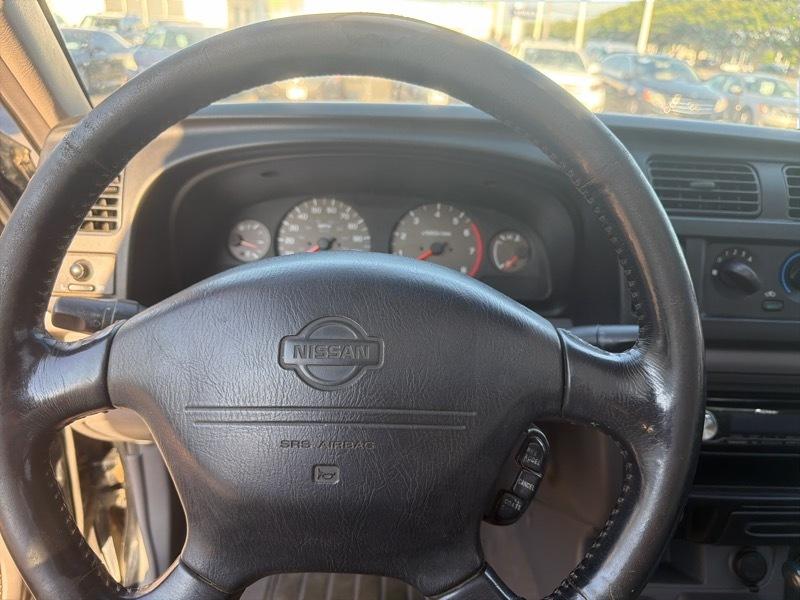Nissan Xterra XE 2WD 2000