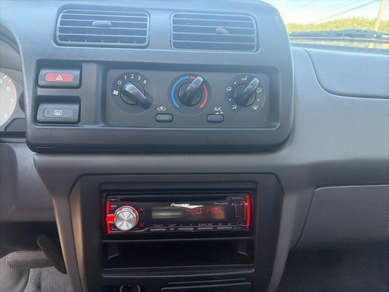 Nissan Xterra XE 2WD 2000
