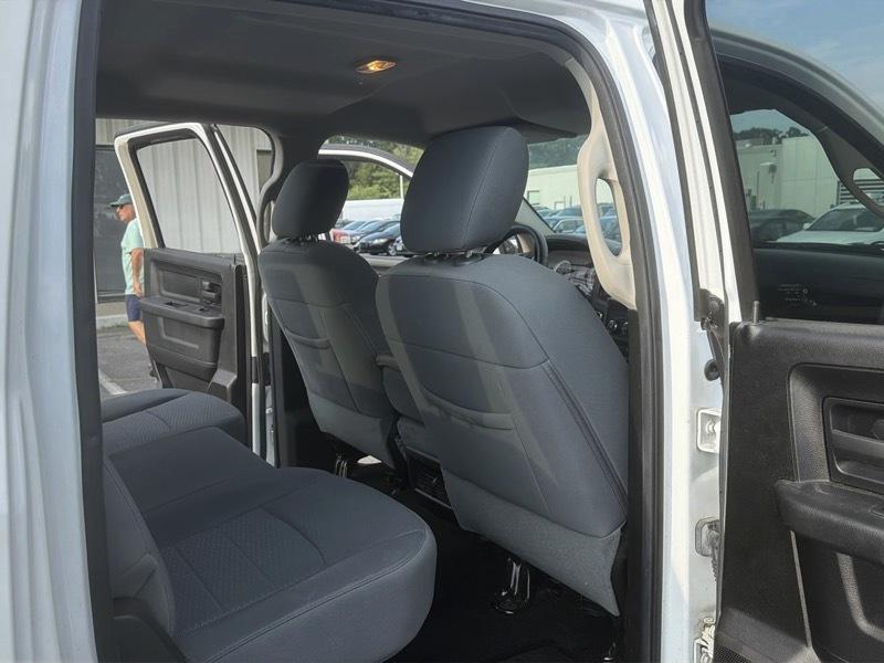 RAM 1500 Tradesman Crew Cab SWB 2WD 2013