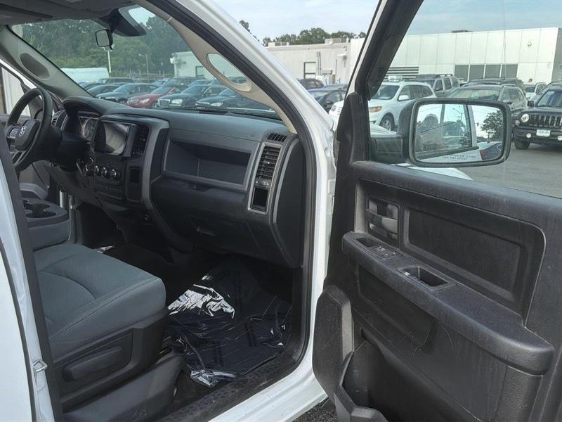 RAM 1500 Tradesman Crew Cab SWB 2WD 2013