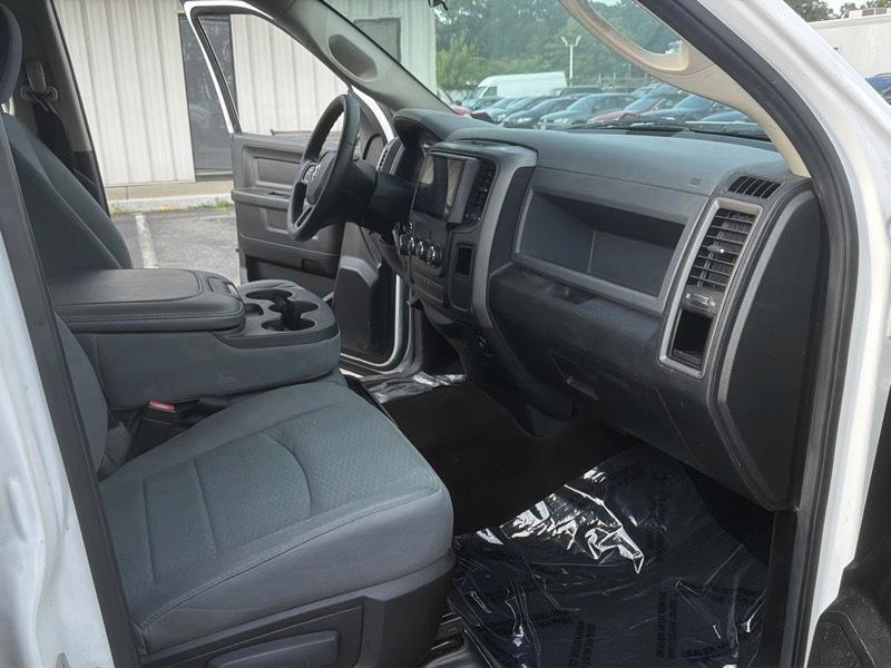 RAM 1500 Tradesman Crew Cab SWB 2WD 2013