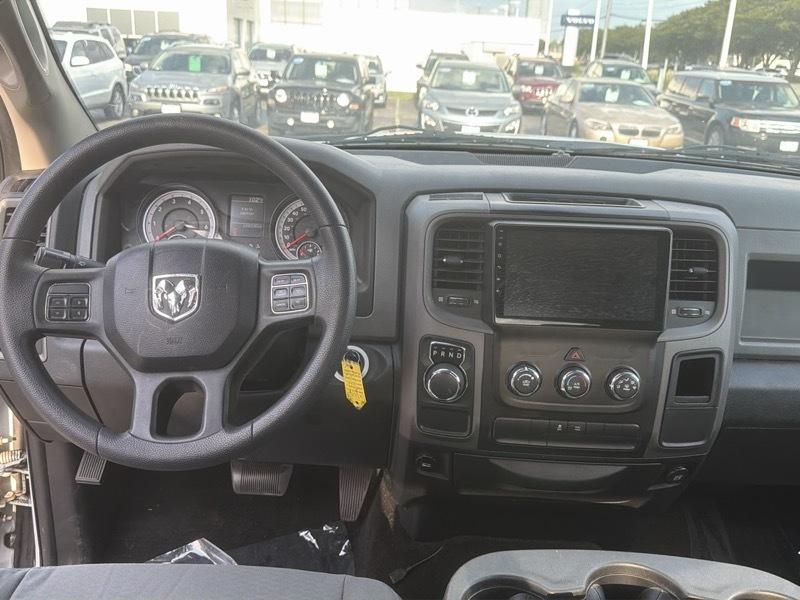 RAM 1500 Tradesman Crew Cab SWB 2WD 2013