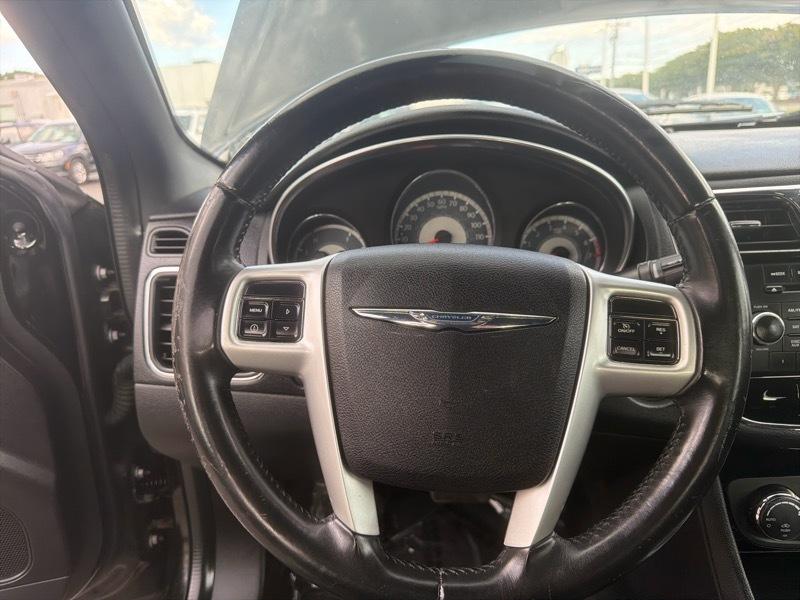 Chrysler 200 Touring 2013