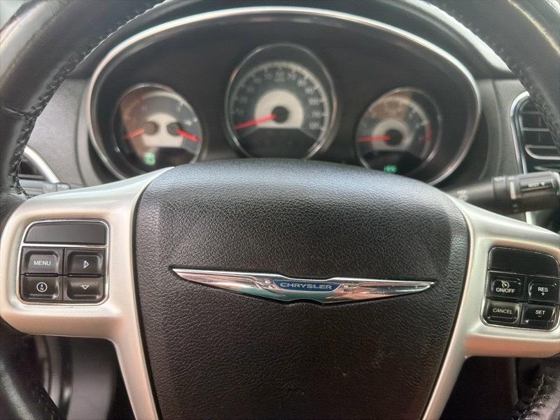 Chrysler 200 Touring 2013