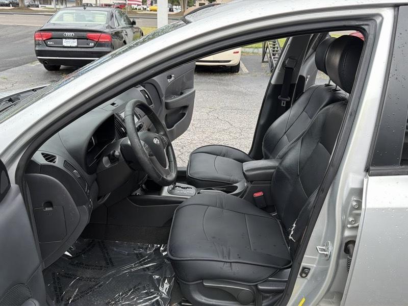 Hyundai Elantra Touring SE Automatic 2012