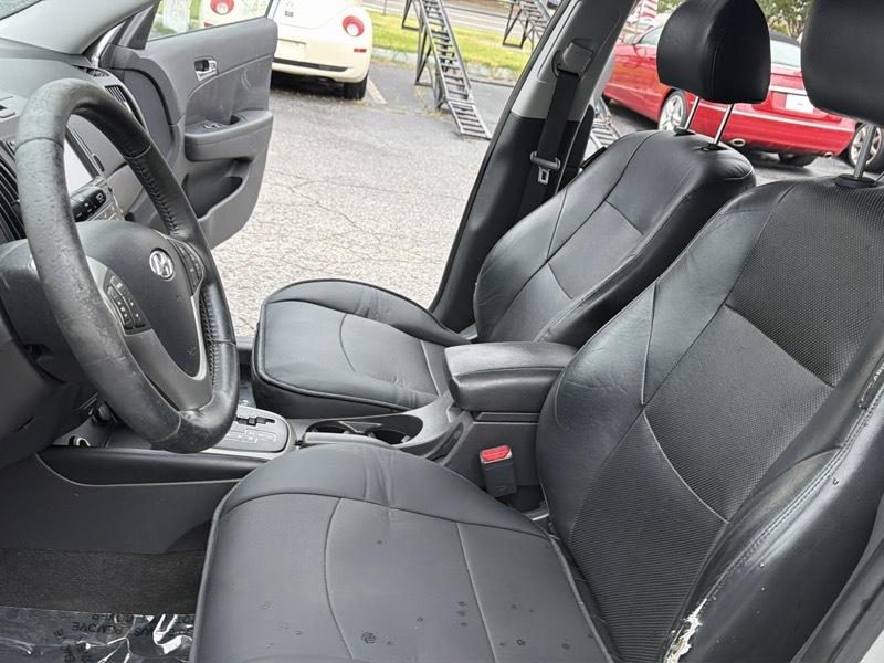 Hyundai Elantra Touring SE Automatic 2012