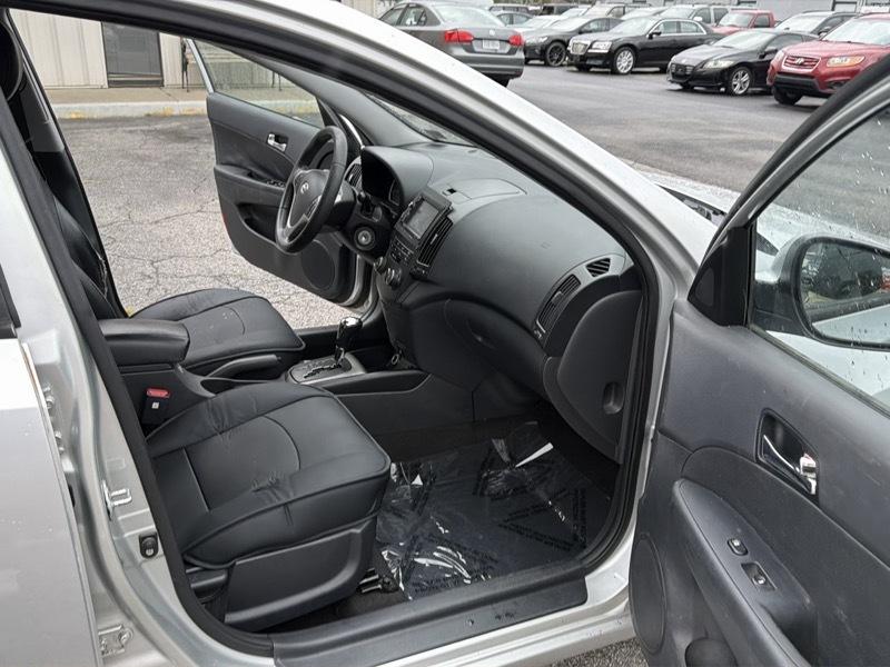 Hyundai Elantra Touring SE Automatic 2012