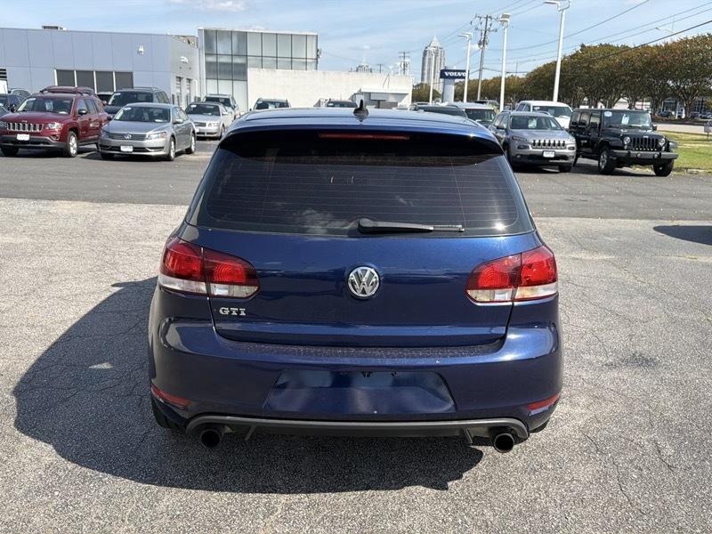 Volkswagen GTI 2.0T Sedan 2010